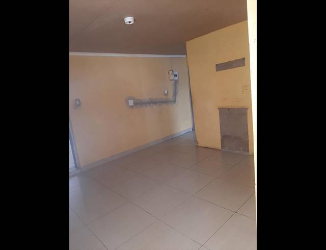 4 BEDROOM HOUSE FOR SALE IN TSAKANE EXT 8